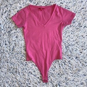 Guess XS Pink V-neck TShirt